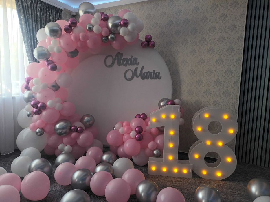 Photocorner majorat Arcada baloane 18 ani party aniversare zi nastere