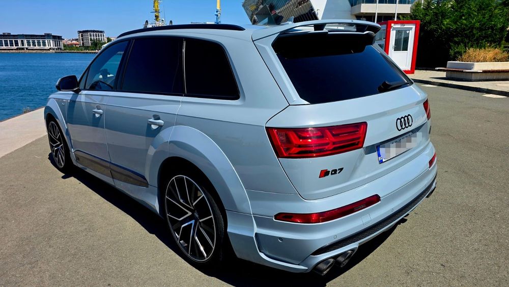 AUDI         SQ 7