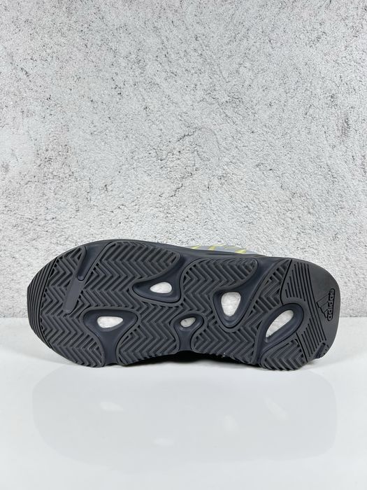 Adidas Yeezy Boost 700 MNVN Resin