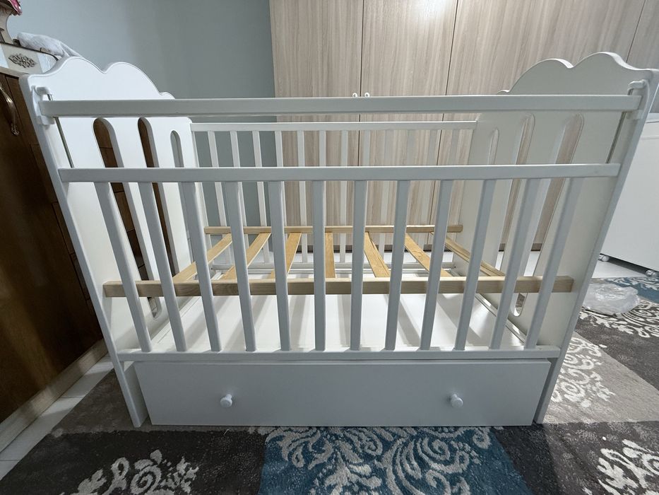 Продается манеж-кровать