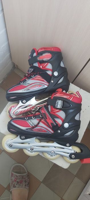 Продам роликовые коньки