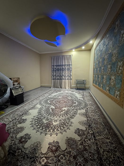 Дом в Бухаре 5соток.Адрес Отбозор.6 комнат 160.000$
