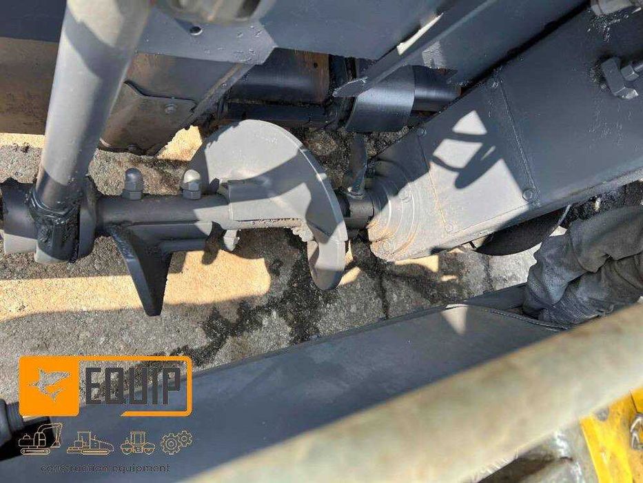 Bomag BF300C Асфальтоукладчик