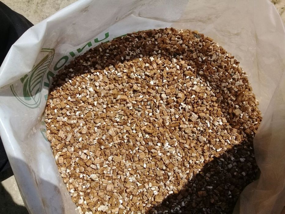 Vermikulit-qurilish,chorvachilik va kóchat uchun