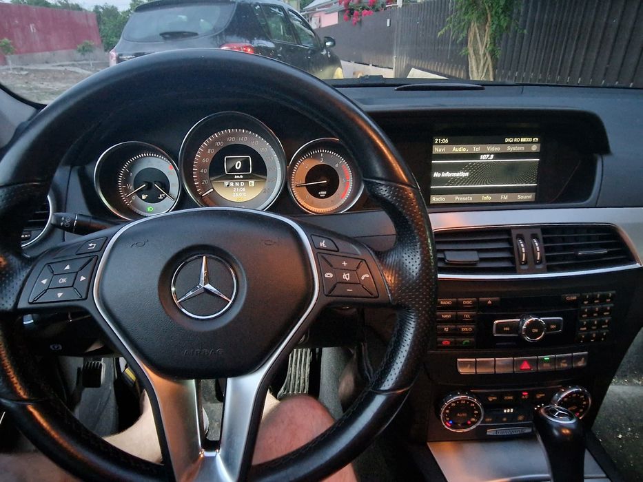 MERCEDES-BENZ C-Class 2011 — imagine 4