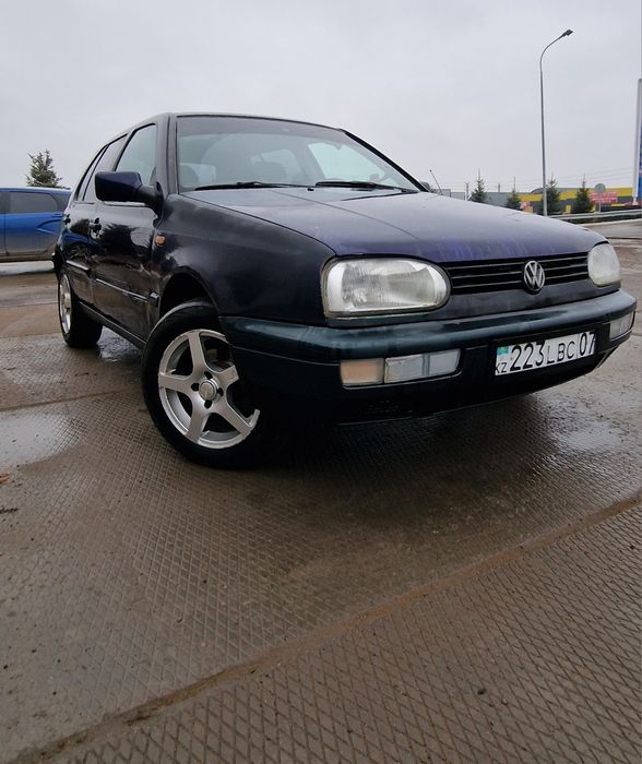 Продам Фольксваген Гольф 3 1.8