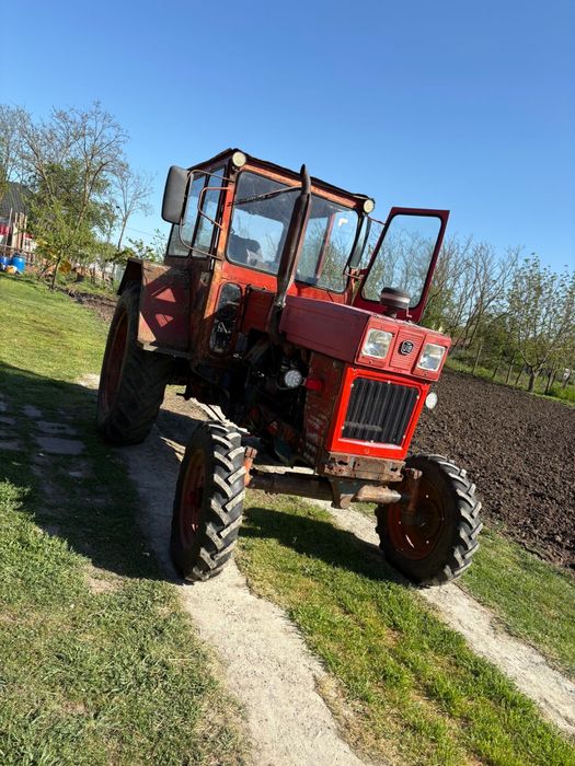 Vand tractor u650 cu plug pp4