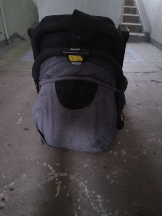 Продам детскую прогулочную коляску