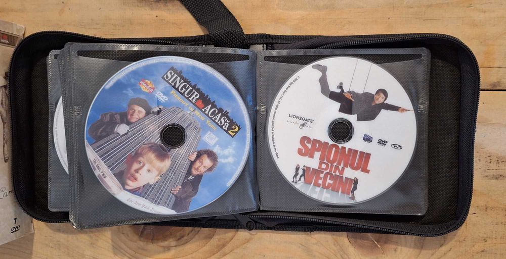 Particular! Geanta suport DVD-uri cu Filme de colectie (36 DVD-uri)