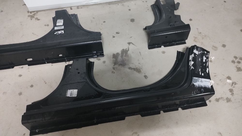 Ușa dreapta fata ,prag stânga și dreapta Logan 3