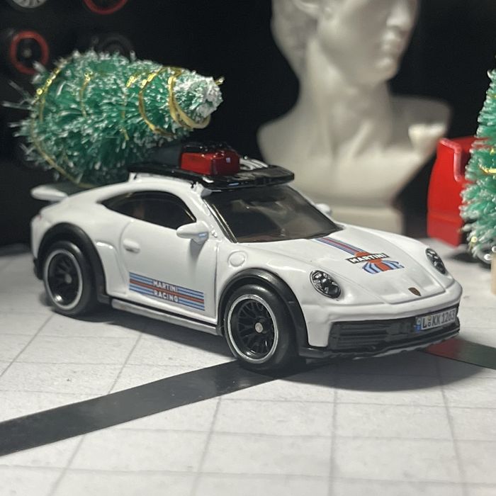 Hot Wheels Christmas Customs