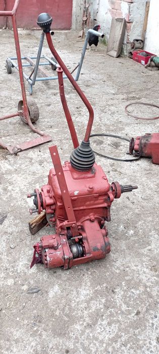 Части за ГАЗ 53 и66 скоросна кутия диференциал и др.