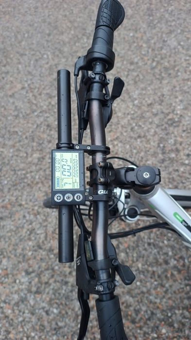 Bicicleta Giant Aspiro Hybrid
Este modificata, perfect funcțională!!!