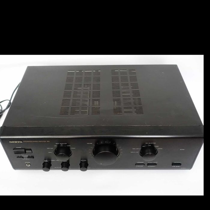 Продавам ONKYO - A 8051