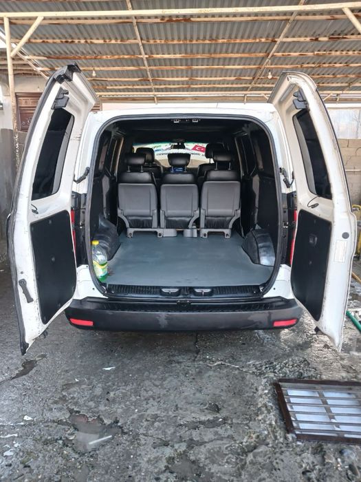 Hyundai h 1 2010 yil 280 km