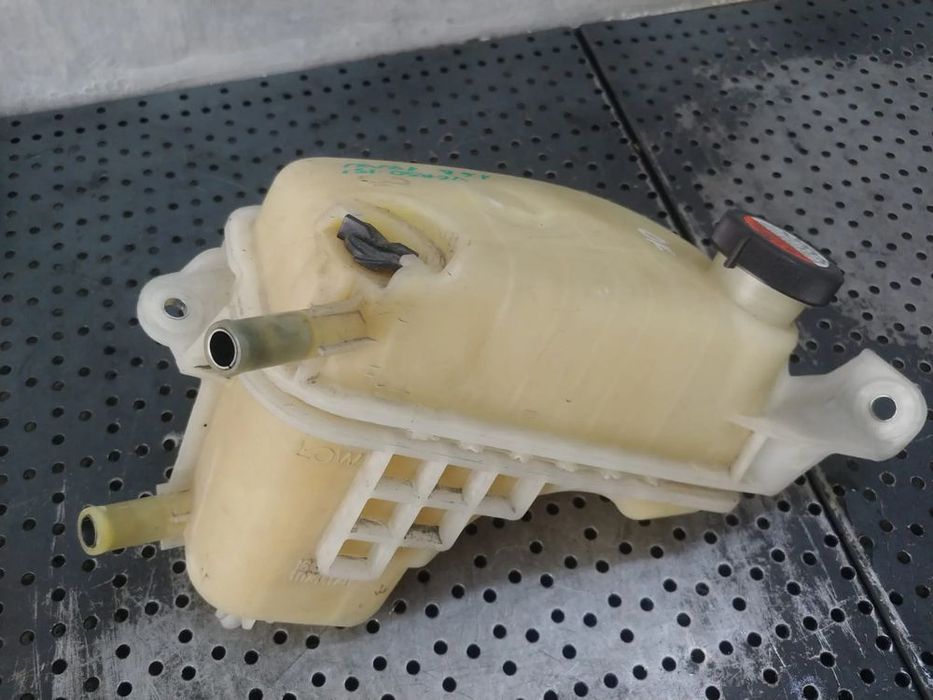 vas expansiune 1.6 d  toyota verso r2 164a20x010