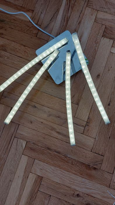 Лед лампа - таванна