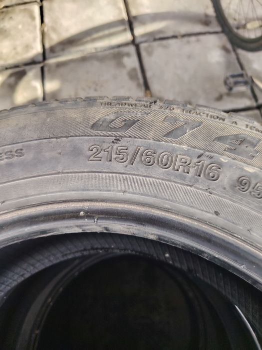 Летнии автошины 215/60/16