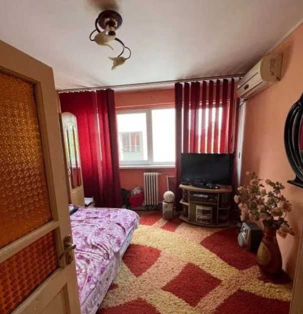 Дава се под наем Едностаен апартамент в Пловдив, Център - 27 кв.м за 137.7 € - Снимка #1