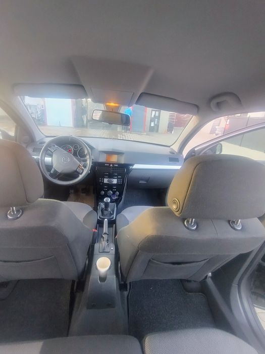 Vând Opel Astra H