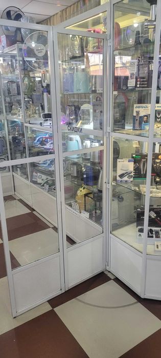 Продам торговые витрины