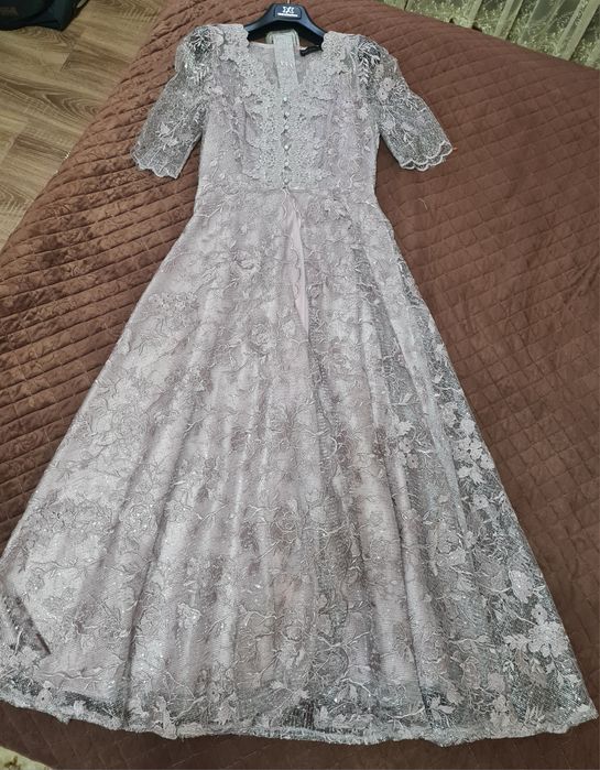 Очень красивое вечернее платье