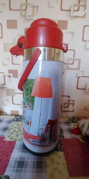 Термос китайский б/у с помпой