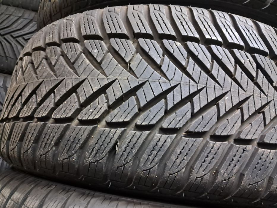 Anvelope second iarna 205 50 R17 Goodyear RFT*