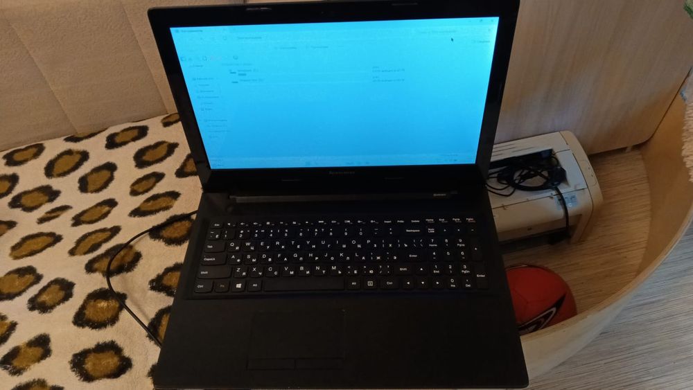 Ноутбук Lenovo продам
