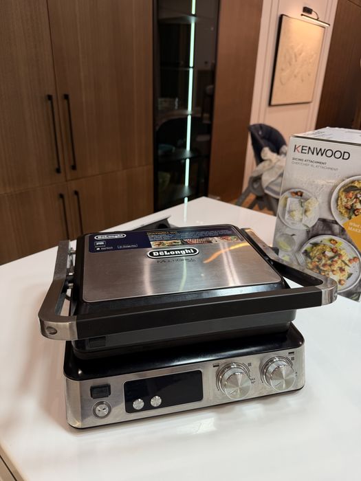 Грильница DeLonghi Multigrill 900 + подарок