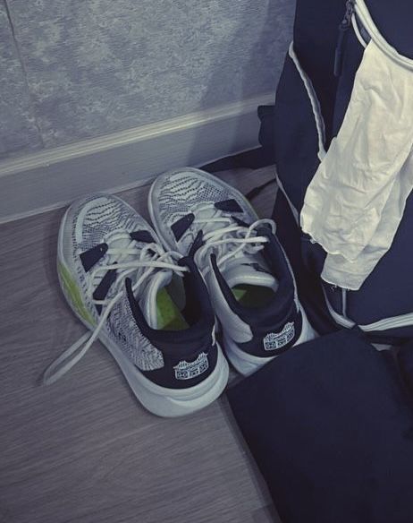 Волейболные кроссовки кайри 7