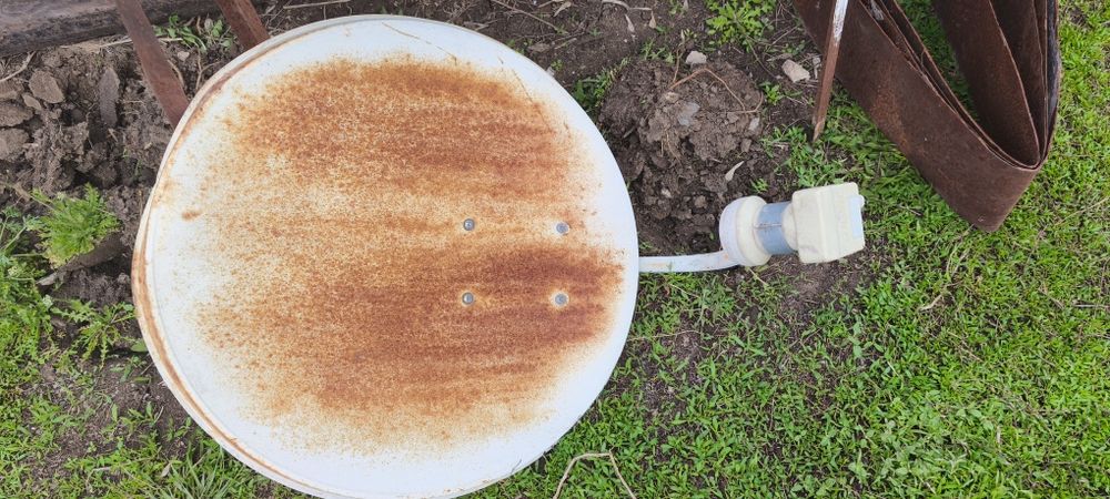 Тарелка спутниковая маленькая