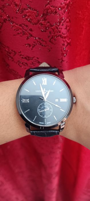 Продам часы дорогие оригинал с кожей