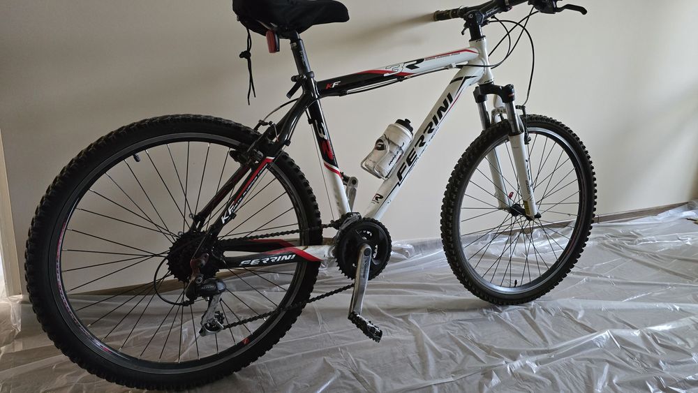 Велоергометър чисто нов  на Xiaomi и велосипед Мерида карбон.