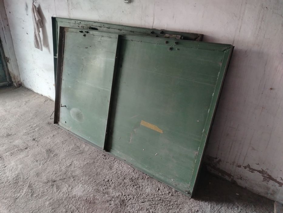 продам гаражные ворота.