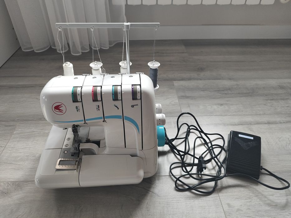 Швейный оверлок станок марки Чайка