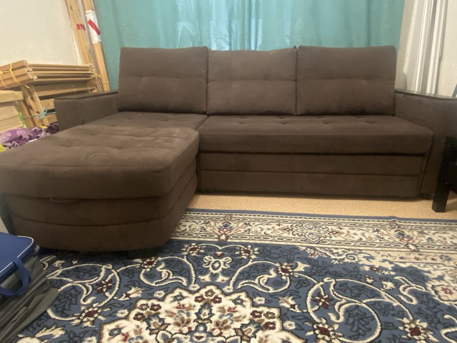 Продам шкаф,комод,зеркало,угловой диван !