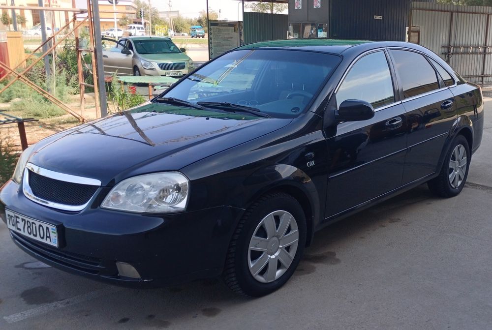 Lacetti 1.6 Sotiladi