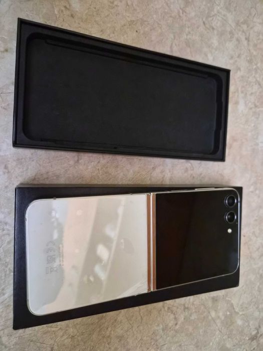 Samsung Galaxy Z Flip5