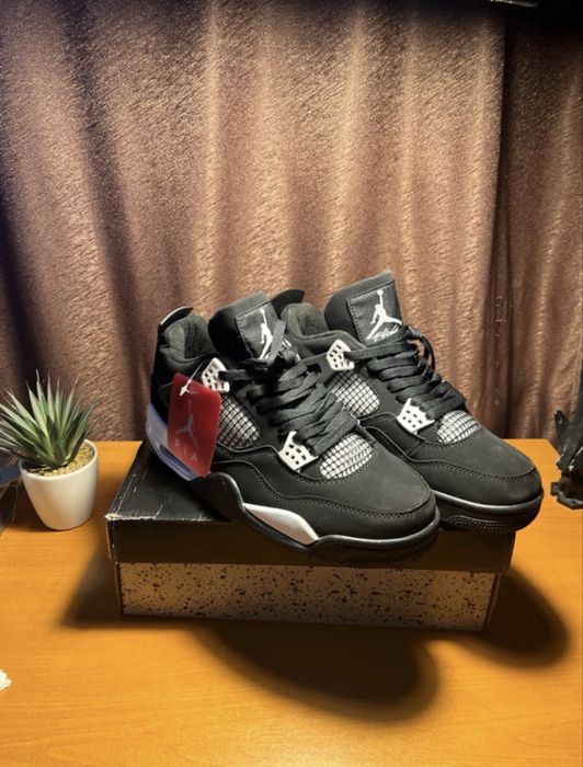 Jordan 4 White Thunder