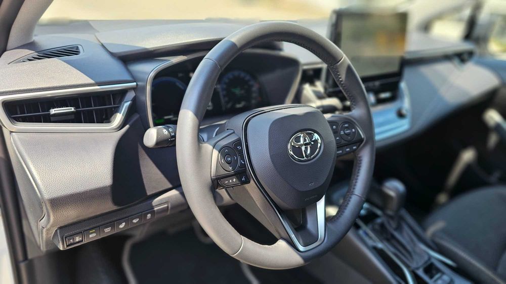 TOYOTA Corolla 2025 — imagine 4