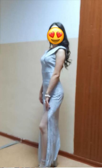 Прадаю платья новогоднии