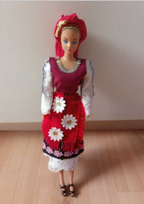! ИДЕАЛЕН ПОДАРЪК ! Ръчно направени кукли барби с народна носия