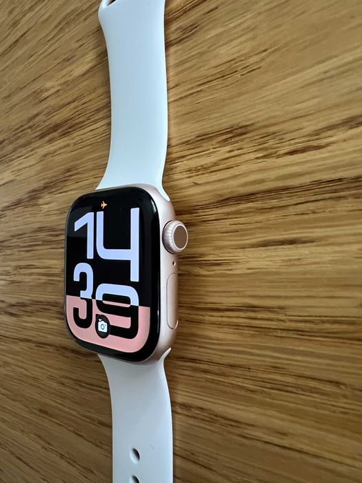 Apple Watch Series 10, GPS, Rose Gold Aluminium 42mm, NOU