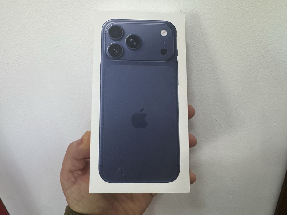 Iphone 17 Pro Max, 256 gb, Deep Blue, Nou!