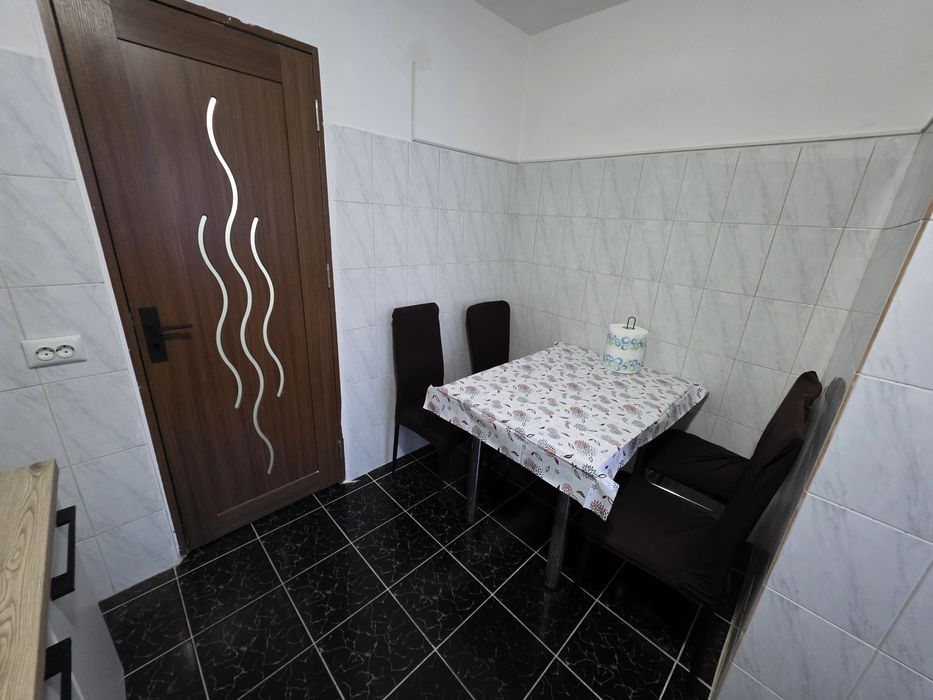 Inchiriez apartament