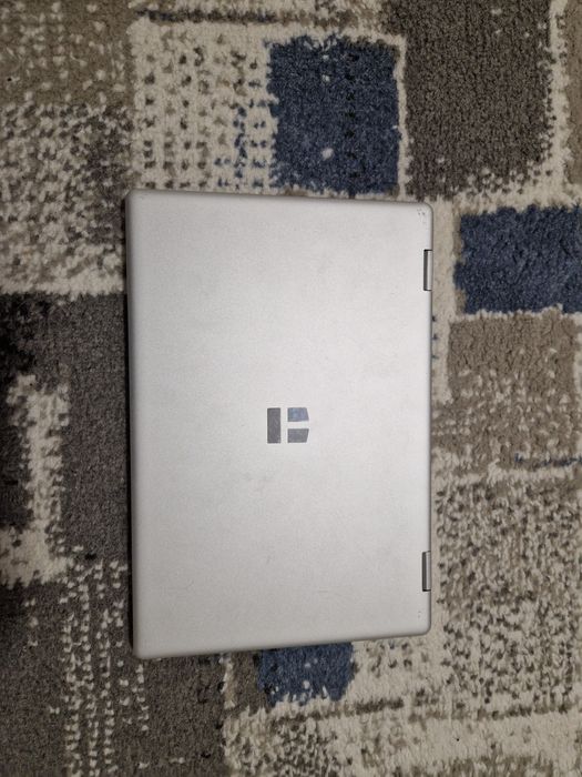 Laptop TREKSTOR C11 touchscreen 2in1 pliabil