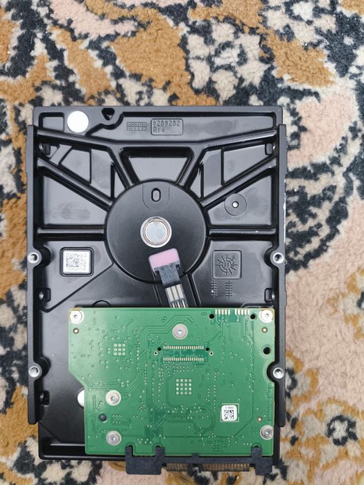 HDD на 1000гб срочно