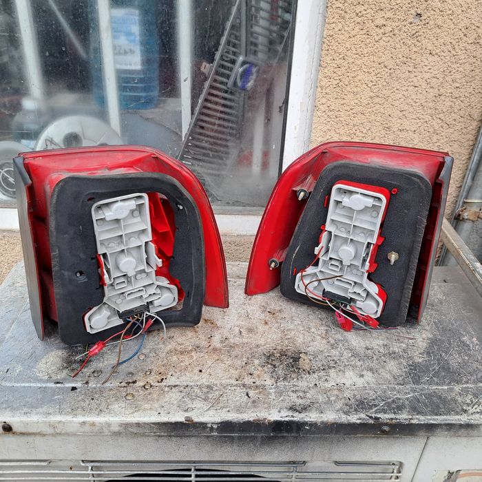 Оригинален стопVw Pasaat /десен комби .Lupo ляв