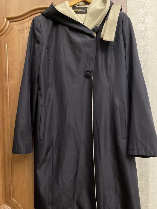 Женский плащ.